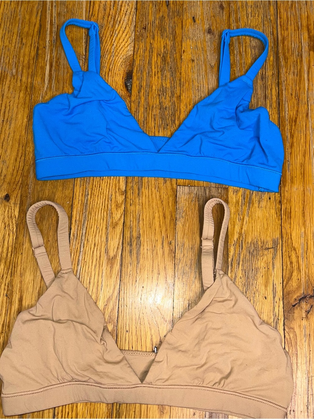 SKIMS FITS EVERYBODY TRIANGLE BRALETTE  Bundle XS